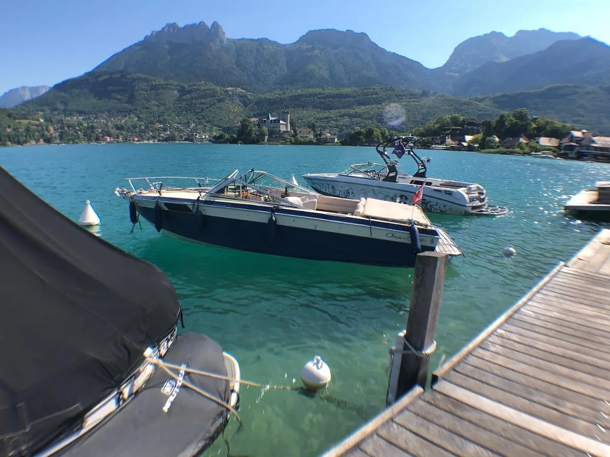 Appartamento Situation exceptionnelle pour ce cosy studio avec terrasse SUR LAC, dans résidence avec PLAGE et ponton PRIVEE Duingt